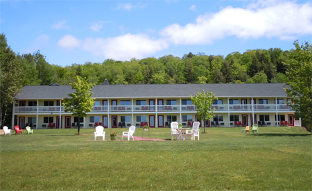 Munising, MI Lodging Waterfront Lodging